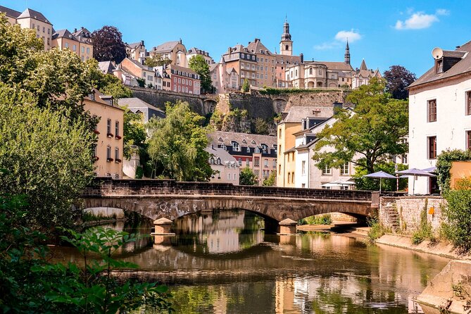Luxembourg City Romantic Game: Walking Tour & Scavenger Hunt - A city walk with a playful purpose
