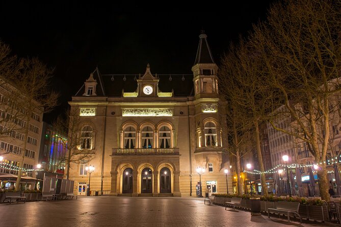 Luxembourg City Romantic Game: Walking Tour & Scavenger Hunt - Squares, poets, and the Luxembourgish identity