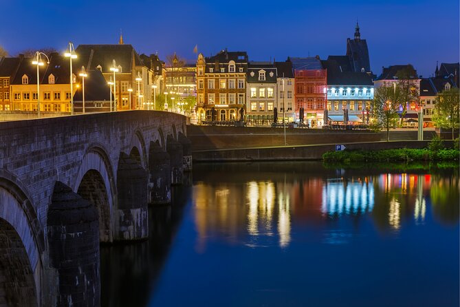 Maastricht Scavenger Hunt and Highlights Self Guided Audio Tour - City Park and the pace of the walk