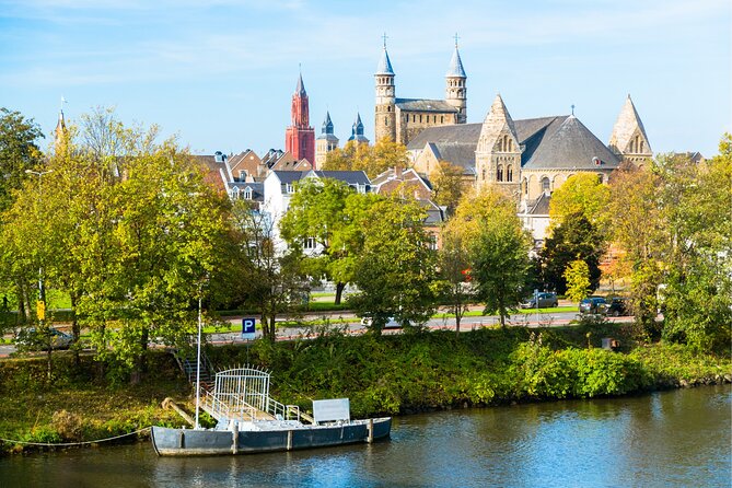 Maastricht Scavenger Hunt and Highlights Self Guided Audio Tour - Sint Servaasbrug and Maastricht’s first views