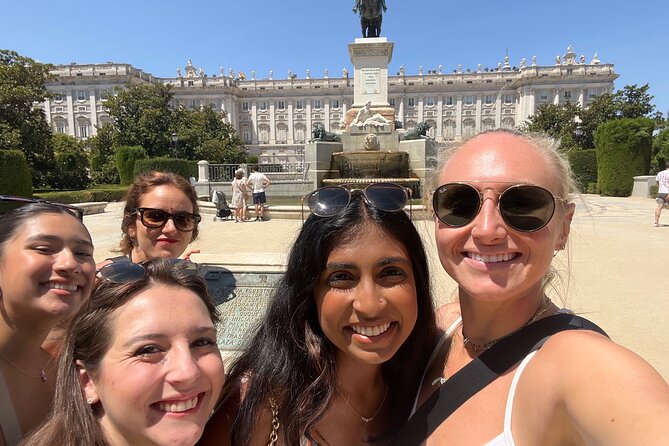 Madrid (Historical Centre) Scavenger Hunt and Self-Guided Tour - Plaza de Oriente and the wider route