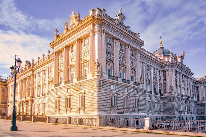 Madrid (Historical Centre) Scavenger Hunt and Self-Guided Tour - What the questions and photo tasks are really like