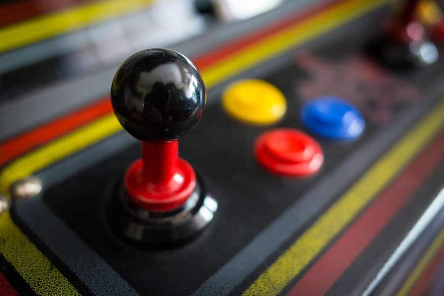 Madrid: Retro Escape Room "HEX Game" - Entering the old arcade on Calle de Covarrubias