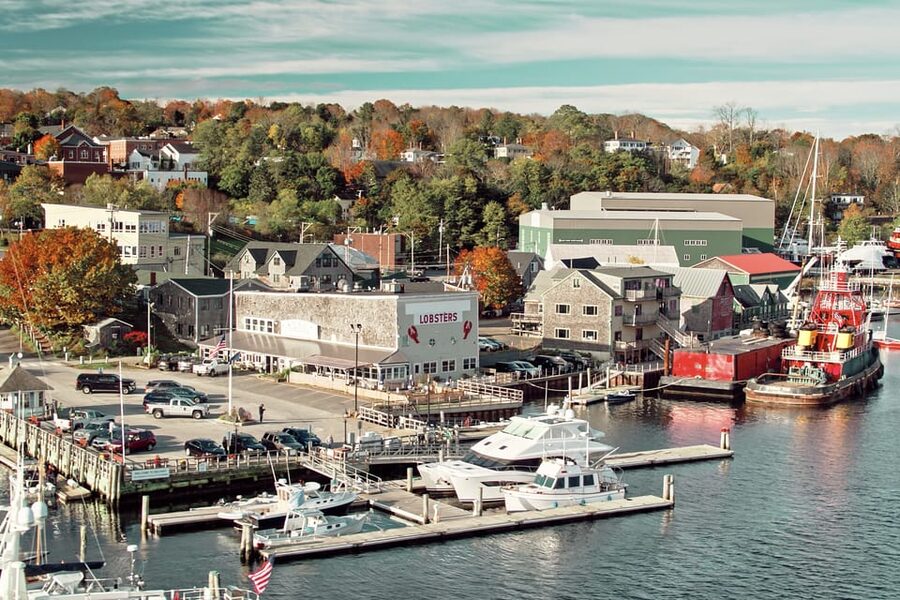 Maine: Belfast Family Treasure Hunt - Working with Pirate Jack and the captain