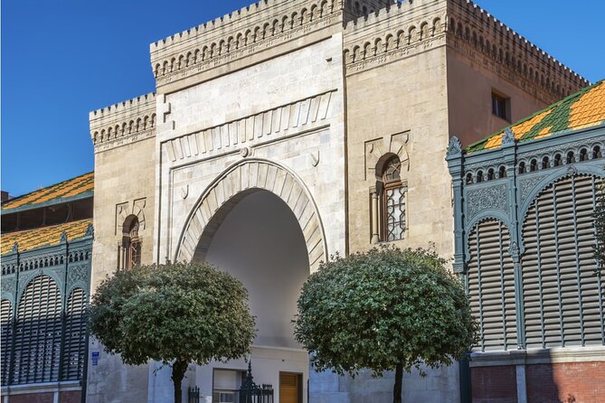 Malaga Highlights Exploration Game and Tour - The Alcazaba provides a strong finish