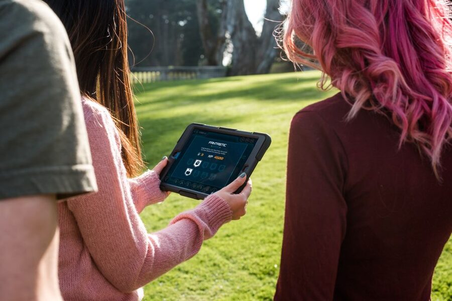 Malaga: Outdoor Escape Game, Magic Portal (For Kids) - The group size and guide support