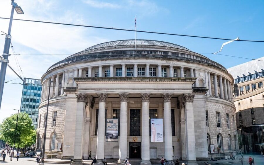 Manchester: City Walking Tour & Exploration Game - Starting inside Manchester Victoria Station