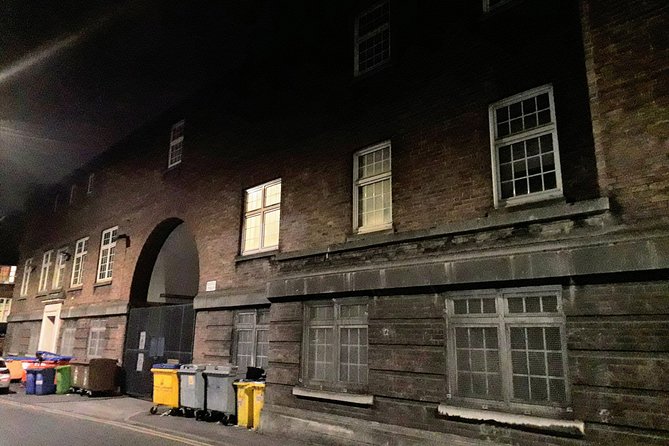Manchester Haunt Quest: Solve the Mystery of the Pusher - Manchester Town Hall and the city in stone