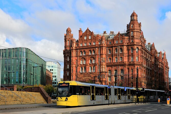 Manchester Scavenger Hunt and Highlights Self-Guided Tour - Following clues through central Manchester