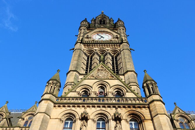 Manchester Scavenger Hunt and Highlights Self-Guided Tour - Local facts, legends, and outdoor attractions