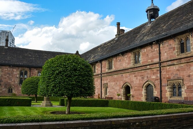Manchester Self Guided City Walk and Interactive Treasure Hunt - Who Will Enjoy the Manchester Quest?