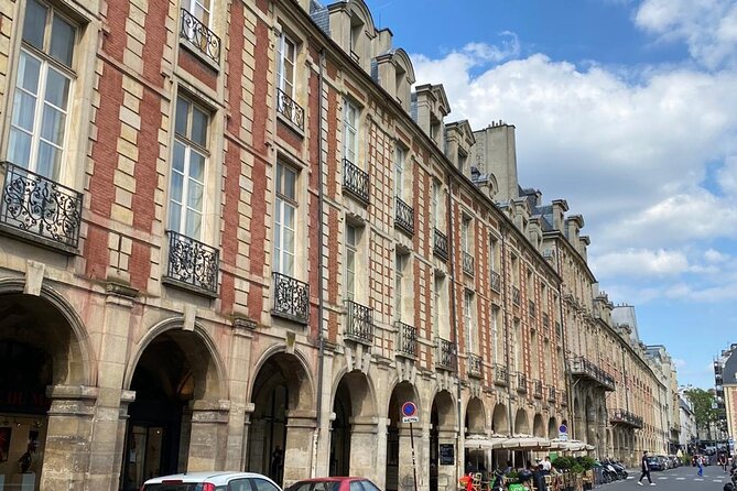 Marais Treasure Hunt & Discovery — Self-guided Paris Game - Place Georges-Pompidou and the final stretch