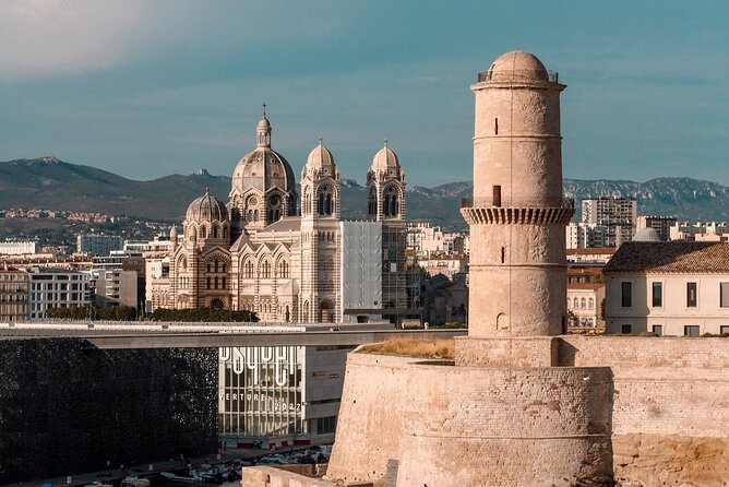Marseille Scavenger Hunt and Sights Self-Guided Tour - Photo challenges for families and friends