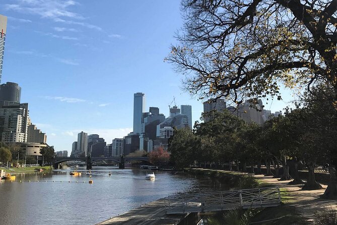 Melbourne Scavenger Hunt - Arts & Culture Adventure - Following clues toward the Yarra River