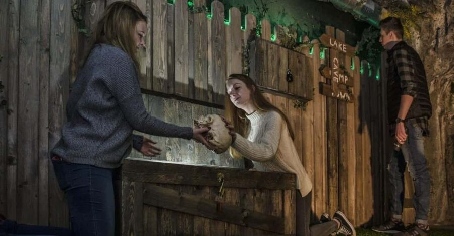 Molde: Serial Killer Escape Room Game - Decorated rooms make the case easier to enter
