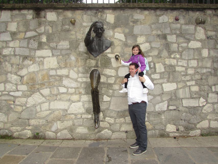 Montmartre: Private Treasure Hunt for Families and Kids - Finding windmills, vineyards, and cabarets