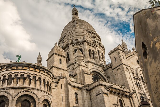 Montmartre Scavenger Hunt and Highlights Self-Guided Tour - Who will enjoy this Montmartre format