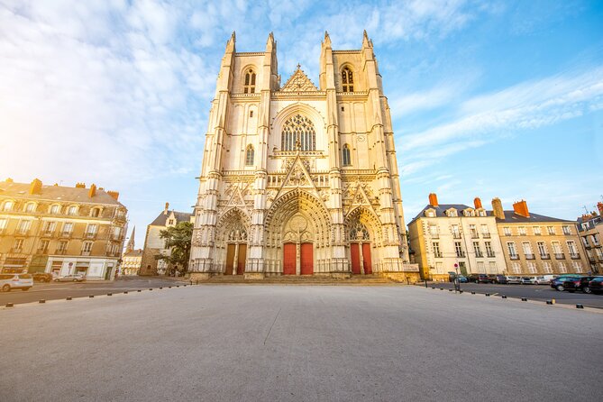 Nantes Scavenger Hunt and Highlights Self-Guided Tour - Key points at a glance