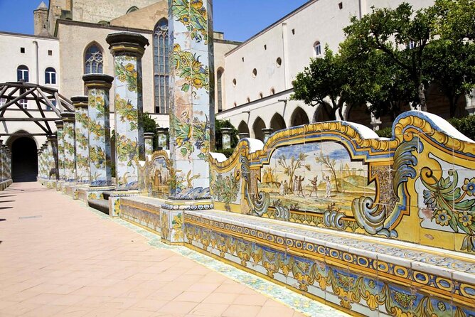 Naples Scavenger Hunt and Highlights Self-Guided Tour - Solving clues instead of following a standard tour