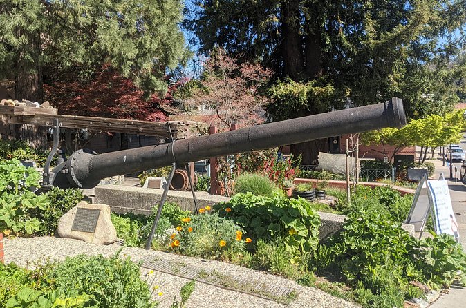 Nevada City Scavenger Hunt Walking Tour and Game - The Nevada Theatre and a memorable historic stop