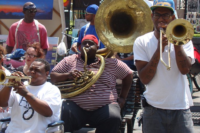 New Orleans Scavenger Hunt Adventure - Bourbon Street gives the route a very different mood