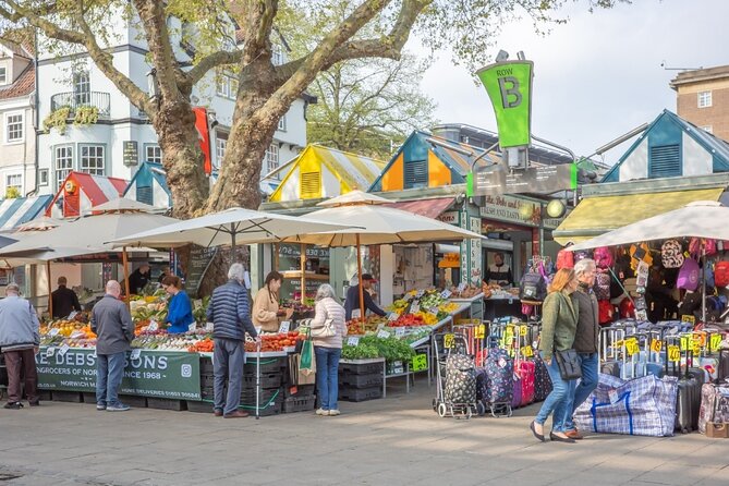 Norwich Self Guided Walking Tour and Interactive Treasure Hunt - Elm Hill and the higgledy-piggledy lanes