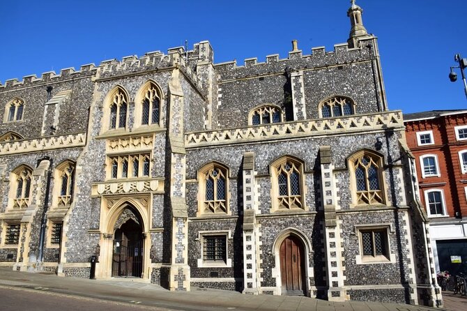 Norwich Self Guided Walking Tour and Interactive Treasure Hunt - The Guildhall, market, and daily Norwich