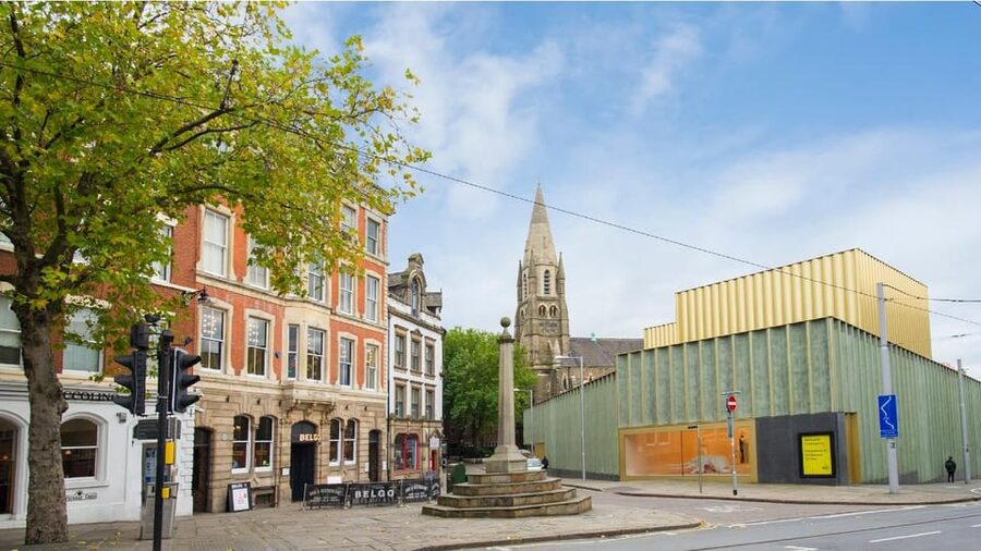 Nottingham: City Walking Tour & Exploration Game - Robin Hood territory and possible ghost stories