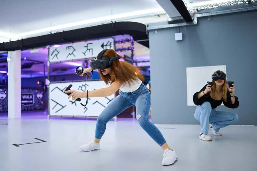 Oberhausen: Virtual escape game adventure in the Centro area! - The first few minutes: advice, equipment, and a quick briefing