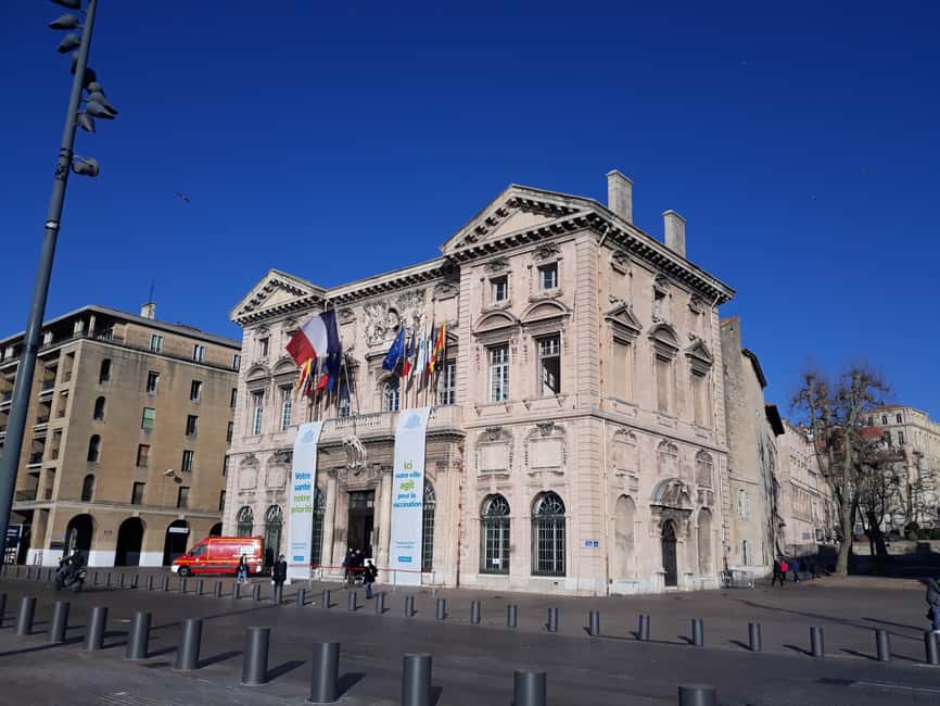 "Old Marseille" district tour and treasure hunt - How much walking is involved?