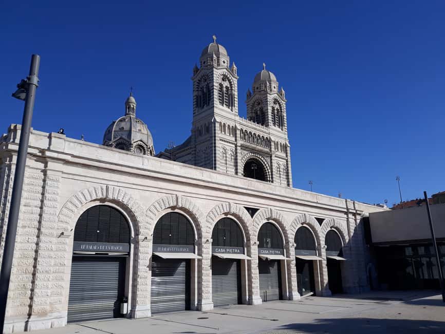 "Old Marseille" district tour and treasure hunt - Who will enjoy this most?