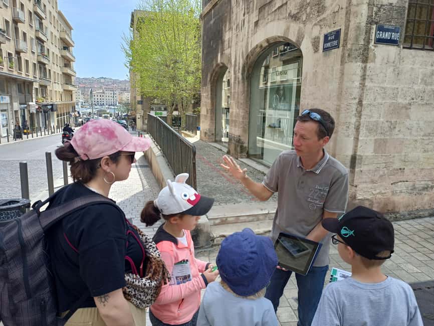 "Old Marseille" district tour and treasure hunt - Starting beside Marseille’s Old Port