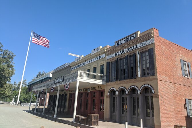 Old Sacramento Scavenger Hunt Walking Tour and Game - Stop 1: Old Sacramento sets the scene