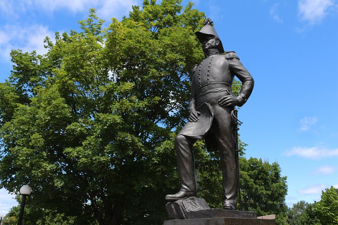 Ottawa Mystery Quest: Self-Guided Detective Adventure - Fairmont Château Laurier and the Rideau Canal locks