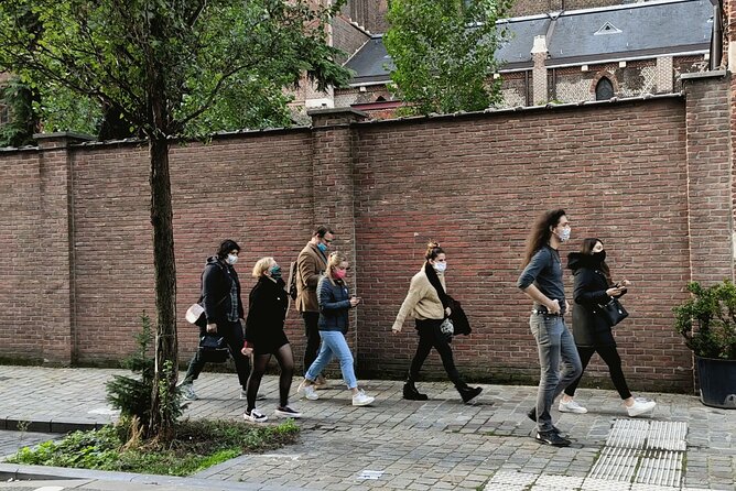 Outdoor Escape Game with drinks in Brussels - Starting at Rue dArtois 39