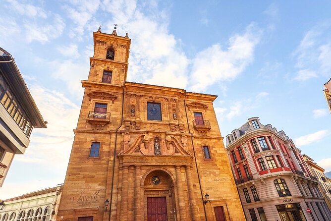 Oviedo Scavenger Hunt and Sights Self Guided Private Tour - Teatro Campoamor and the pleasure of looking up