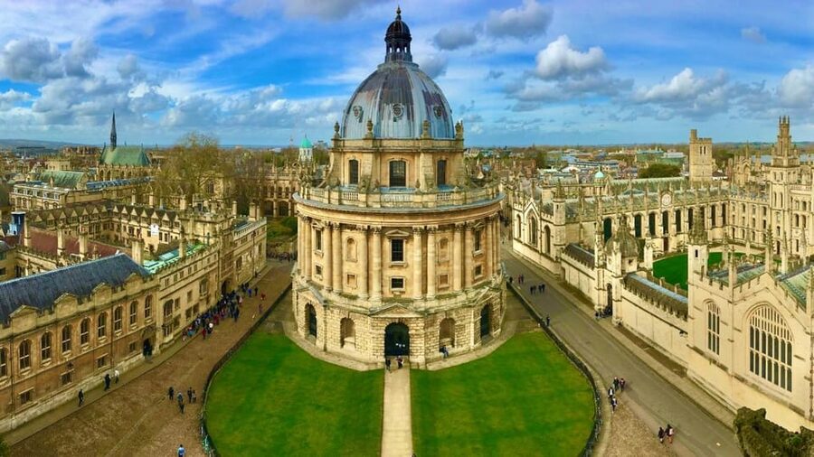 Oxford: City Tour & Exploration Game - Key points at a glance