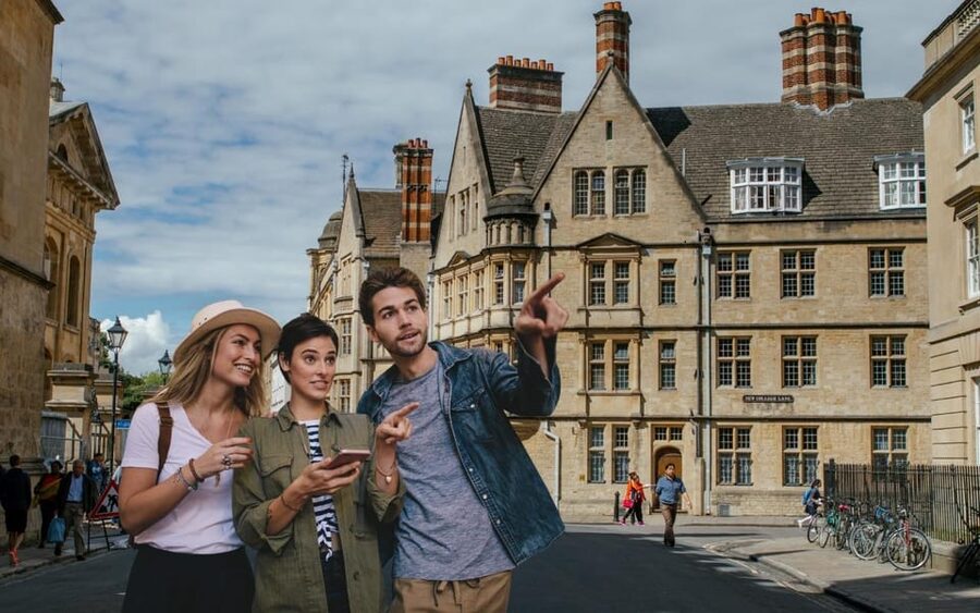 Oxford: City Tour & Exploration Game - Starting at Oxford Town Hall