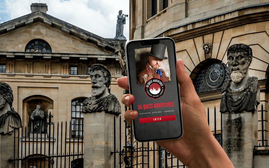 Oxford: City Tour & Exploration Game - Moving through Oxford’s university streets
