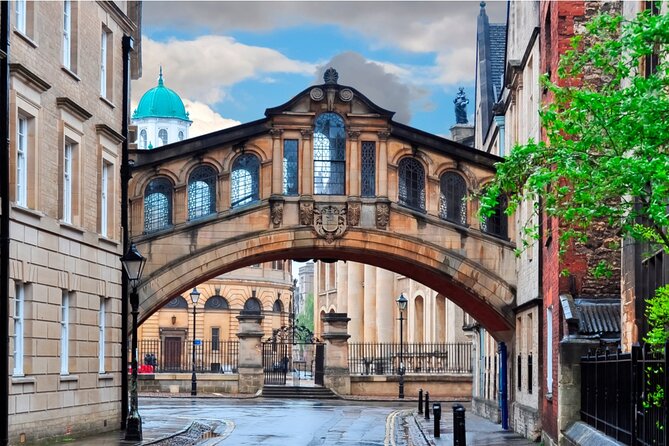 Oxford’s Famous Alumni: Self-Guided Story Puzzle Walk - Starting at the Eagle and Child on St Giles’
