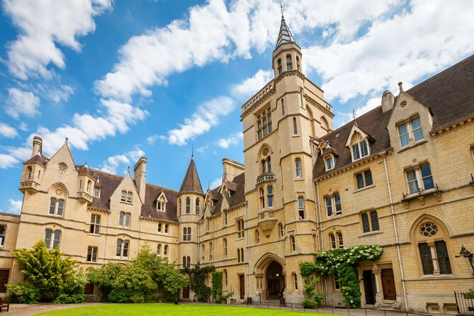 Oxford’s Famous Alumni: Self-Guided Story Puzzle Walk - The Inorganic Chemistry Laboratory and Einstein’s blackboard