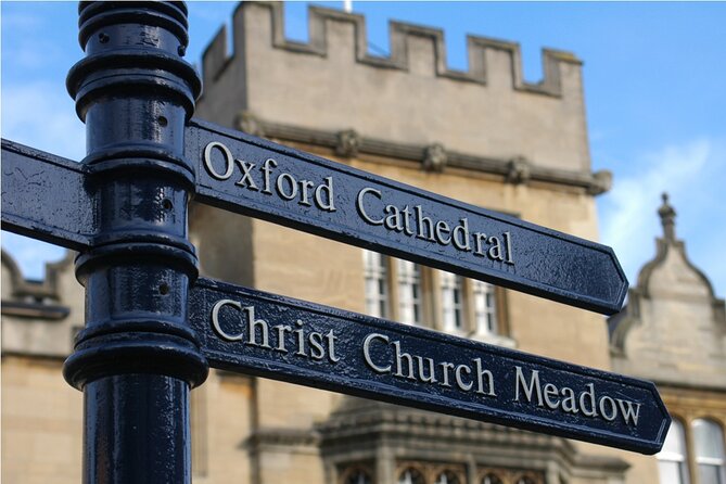 Oxford’s Famous Alumni: Self-Guided Story Puzzle Walk - Magdalen College and the walk to the river