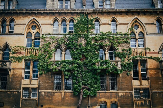 Oxford Scavenger Hunt and Sights Self-Guided Tour - Timing, closures, and the best day to play
