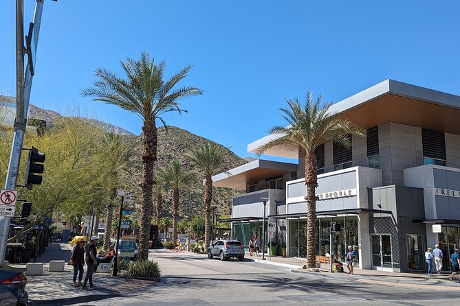 Palm Springs Scavenger Hunt Walking Activity and Game - History and trivia without a lecture