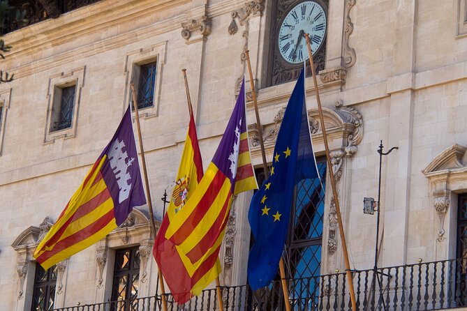 Palma de Mallorca Self-Guided Scavenger Hunt and Tour - Plaza de Toros begins the route with a bold landmark