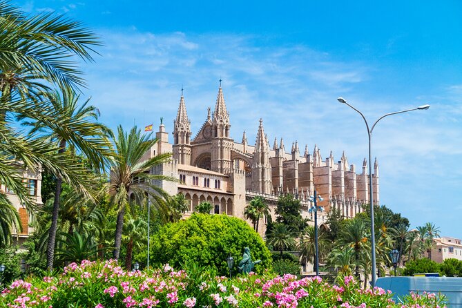Palma de Mallorca Self-Guided Scavenger Hunt and Tour - Reial Convent de Sant Francesc slows the pace