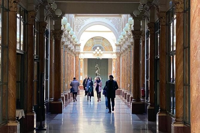 Paris Covered Passages Treasure Hunt — Self-guided Game - Crossing to Passage Jouffroy