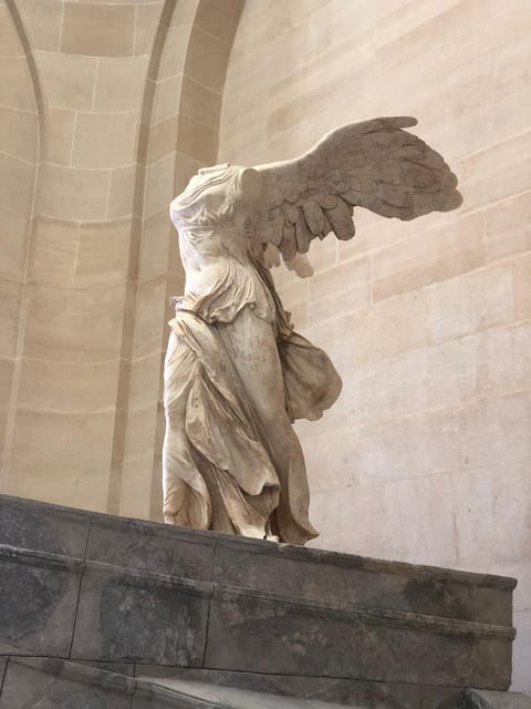 Paris Louvre : Private Treasure Hunt for Families or groups - Walking into the Louvre with tickets included