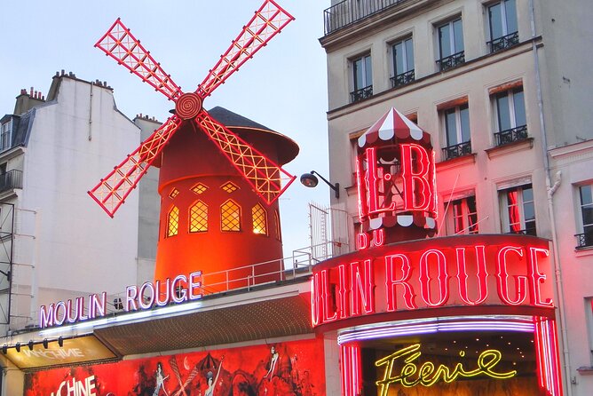 Paris (Montmartre) Scavenger Hunt and Sights Self-Guided Tour - Questions, clues, and photo challenges