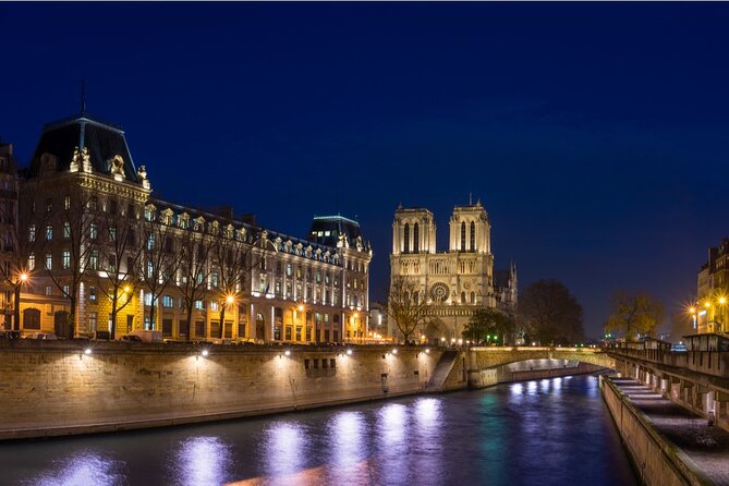 Paris Murder Mystery: Death on the Seine Quest and Tour - Following the clues through central Paris